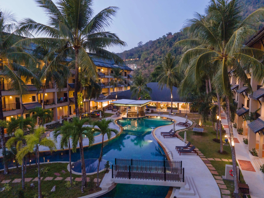 Отель Radisson Resort and Suites Phuket — фото