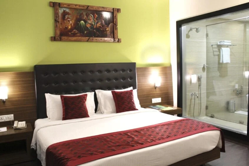 The Byke Suraj Plaza Veg Hotel - Chambres