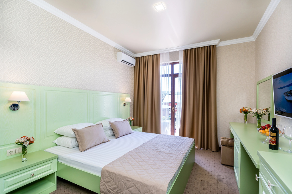 Bellagio Hotel Room Type - Superior Double room with balcony full double bed