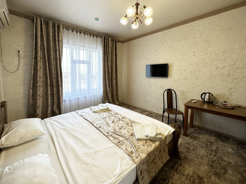 Standard Double room with sea view (full double bed)
