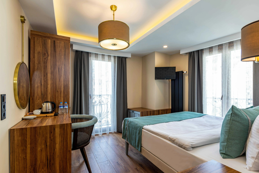 Double room (full double bed)