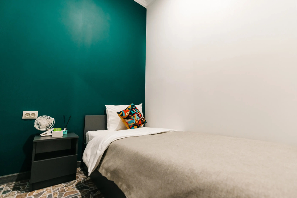 Economy (no Window) Single room (single bed)