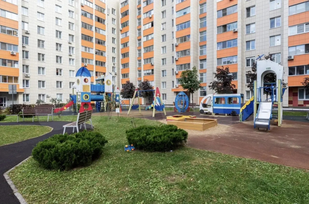 Квартира у метро в 5 минутах от центра — фото