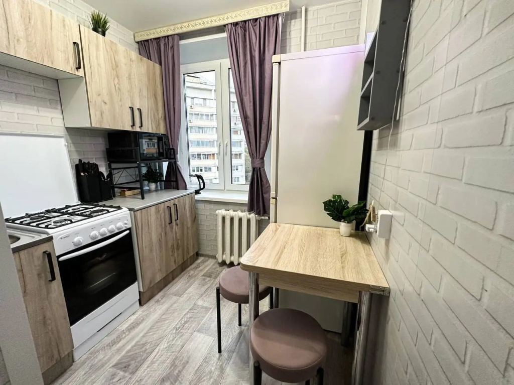 Квартира Top Rooms: Двухкомнатная у метро Пролетарская с качелями — фото