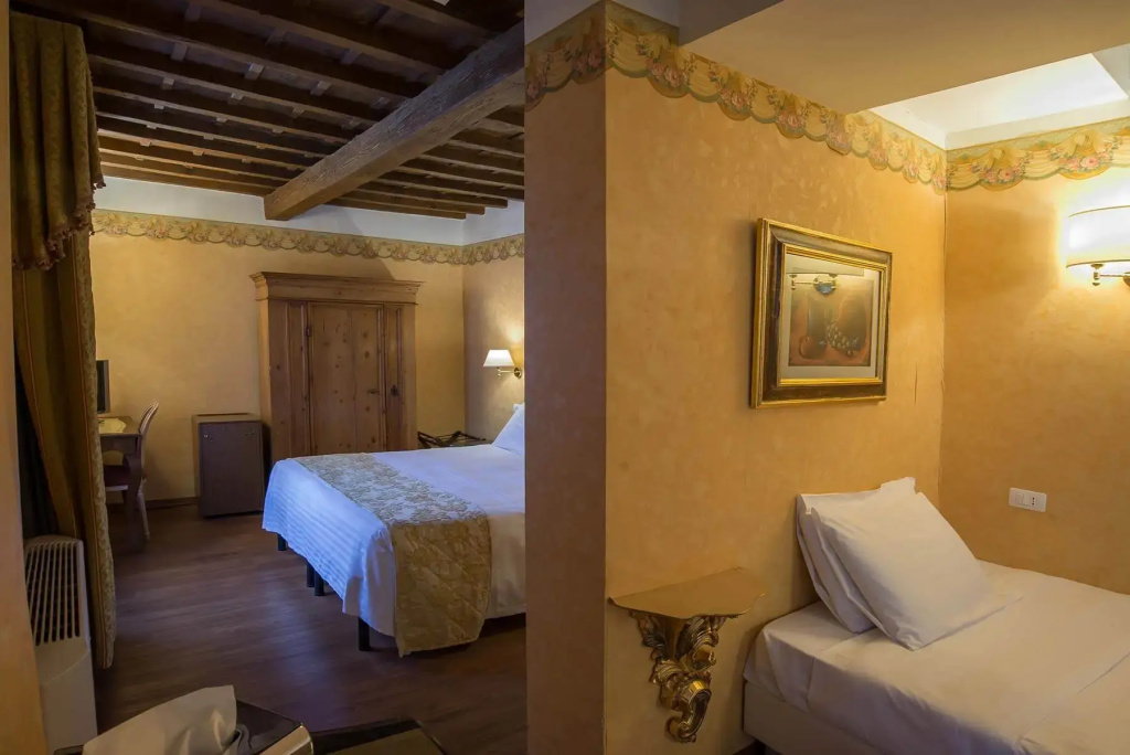 Classic Triple room
