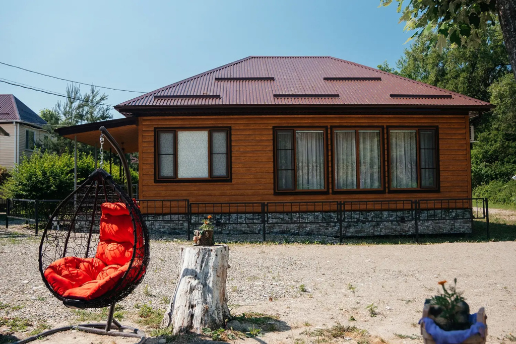 Семейный люкс с красивым видом из окна в Хуторок