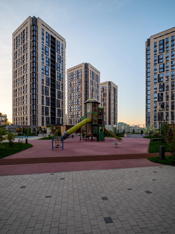 Yevrodvushka S Potryasayuschim Vidom Na Gory Flat