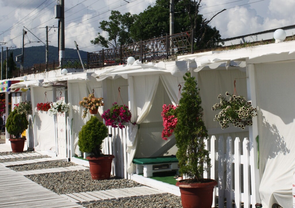 Гостиница южная витязево. Гостевой дом регион 174 кабардинка. Гостевой дом тигранакерт. Регион 86 адлер гостевой дом. Регион 86 гостиница.