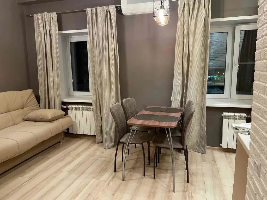 Отель Квартира на Максима Горького 80/1 в Нижний Новгороде