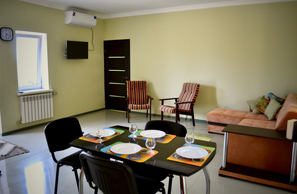 2 Bedrooms Apartment
