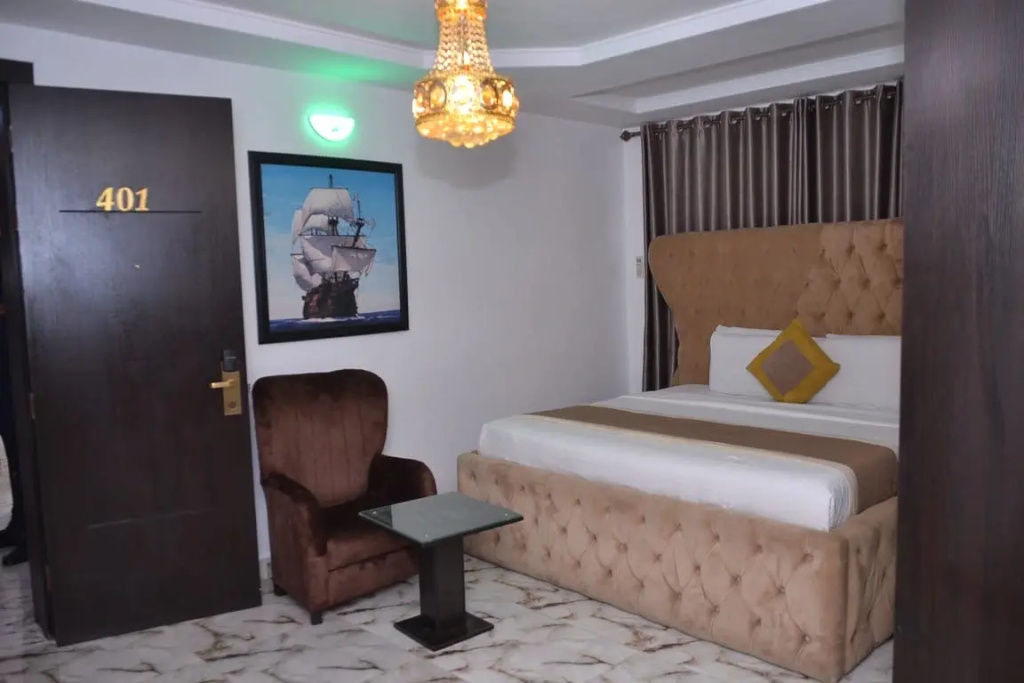 Lobby & Reception