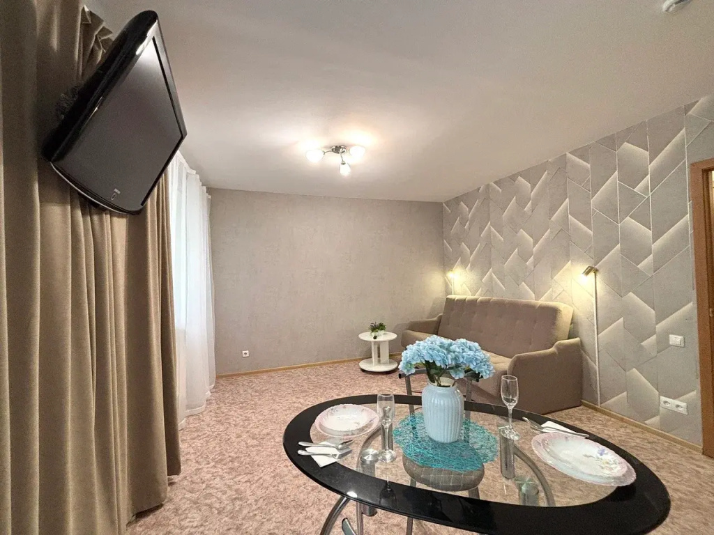 Апартаменты с 2 комнатами с балконом и с красивым видом из окна в BestHome76
