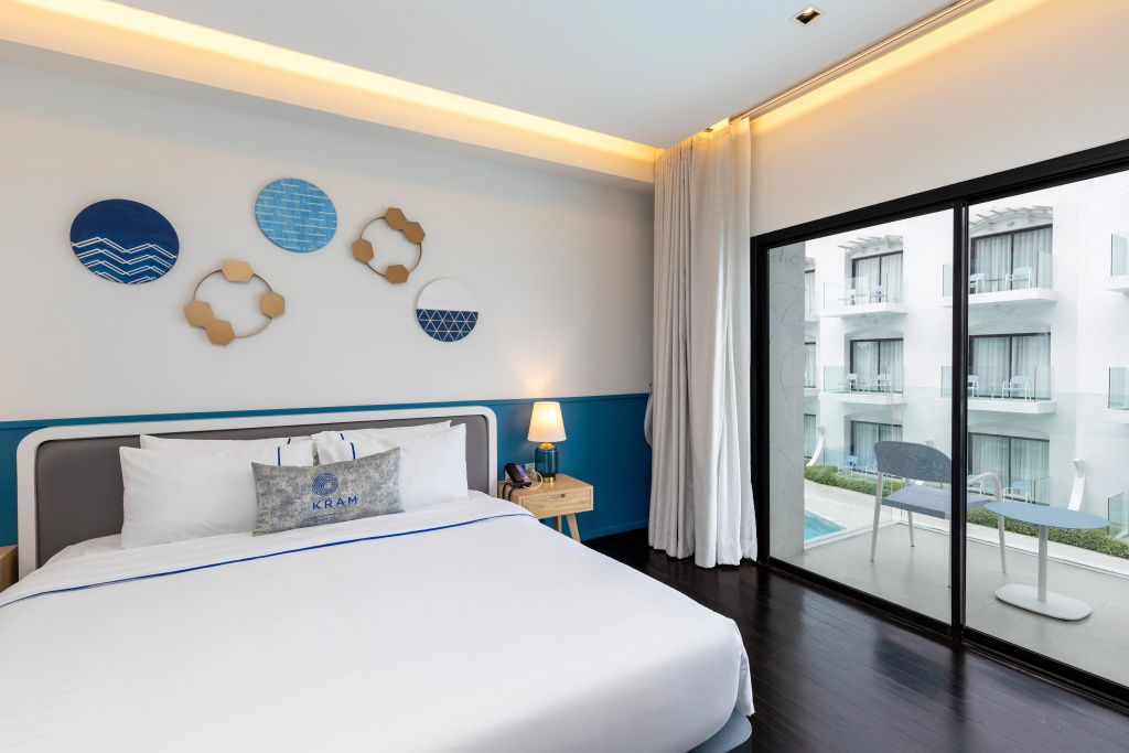 Deluxe Double room with balcony and with pool view (full double bed)