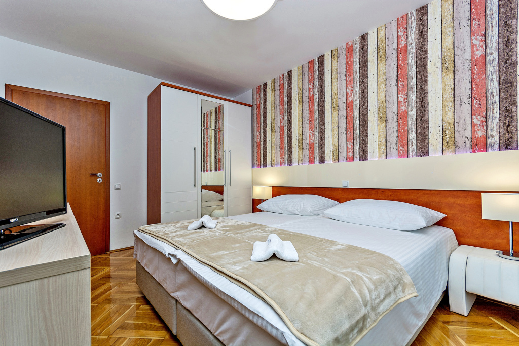 1 Bedroom Apartment with balcony and with sea view