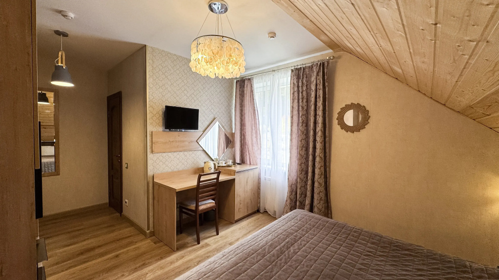 Superior Double Attic room (full double bed)