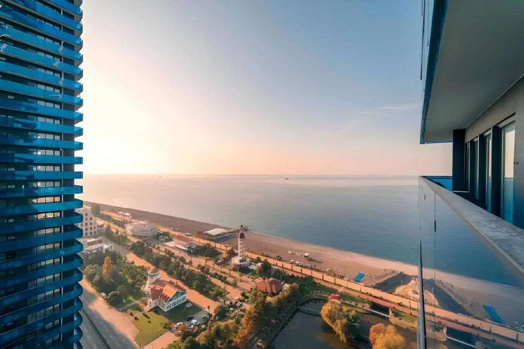 Отель Orbi City GE — фото 2