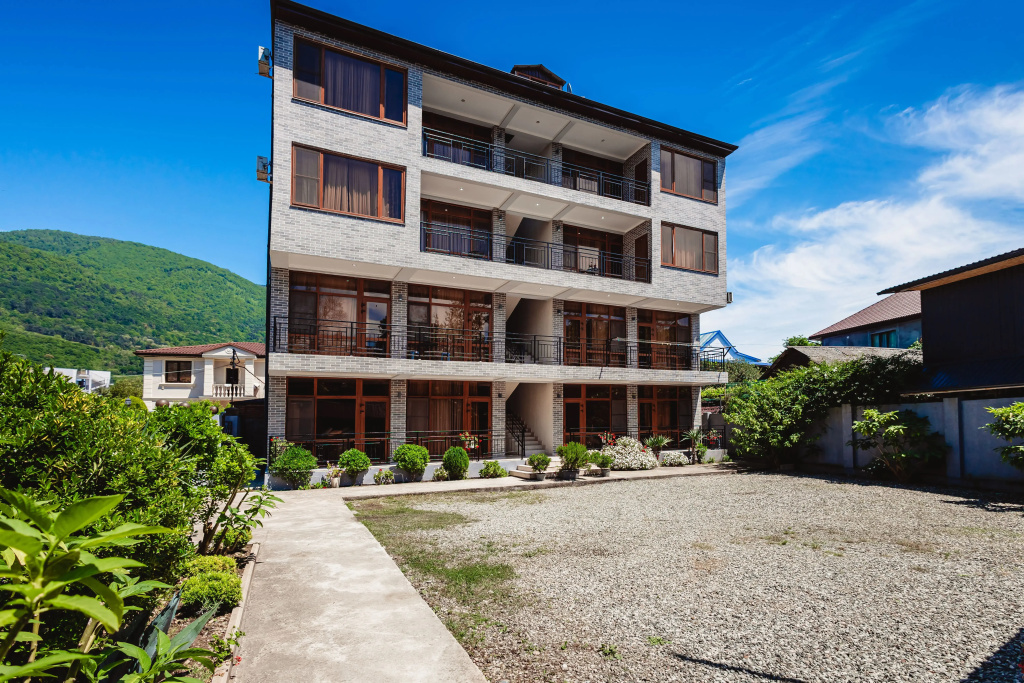 Amza Hotel