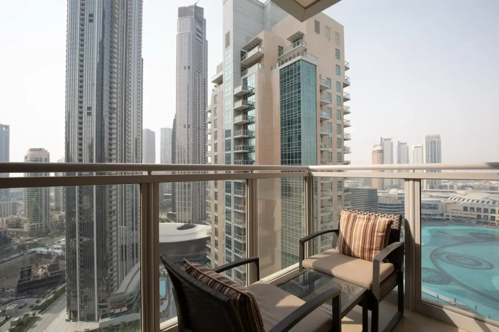 1 Bedroom Premium Double Suite with Downtown view (full double bed)