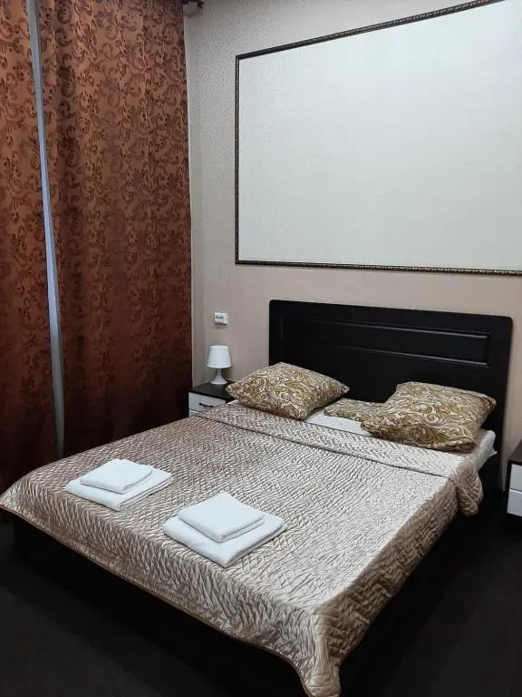 Double Suite (full double bed)