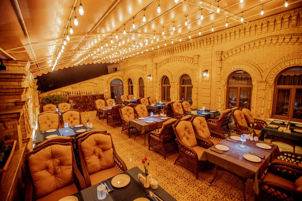 Silk Road Empire Hotel — фото