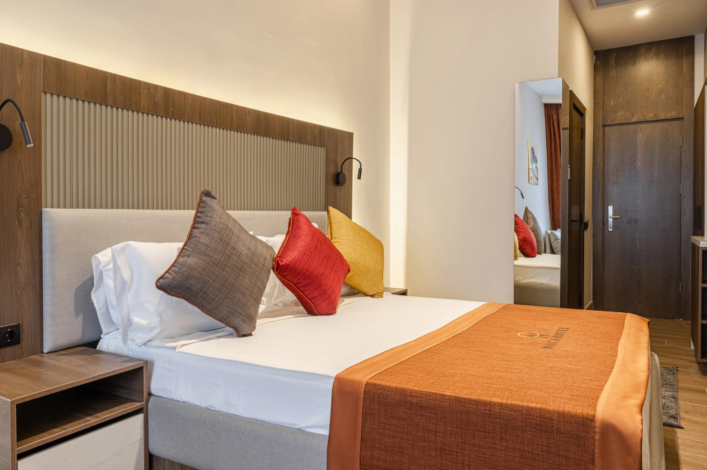 Standard Double room with view (full double bed)