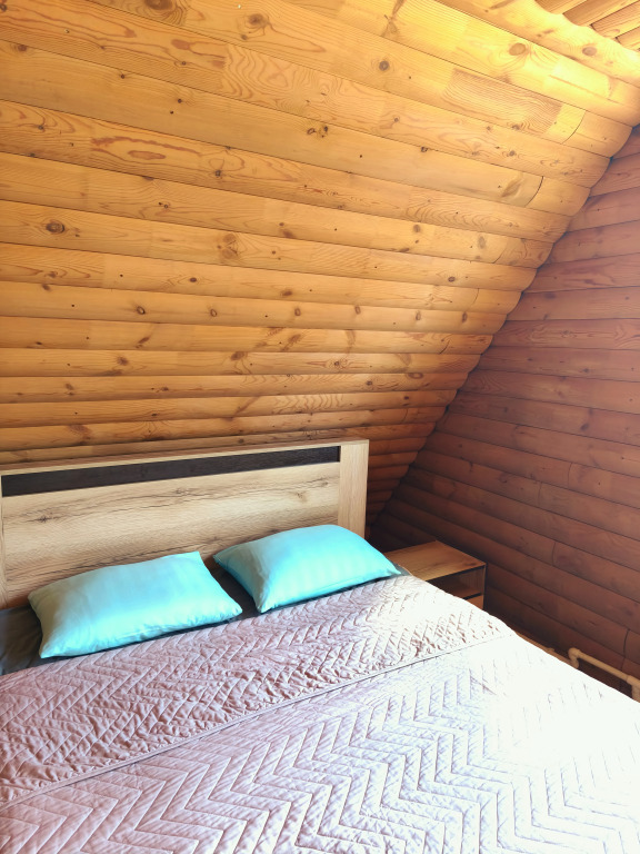 Коттедж с 4 комнатами в Изба/Izba