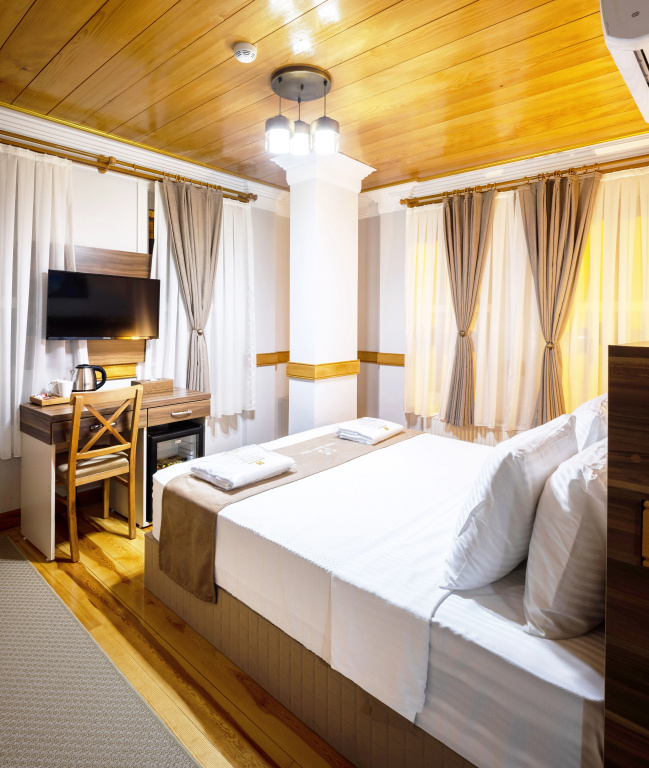 Standard Double room with view (full double bed)