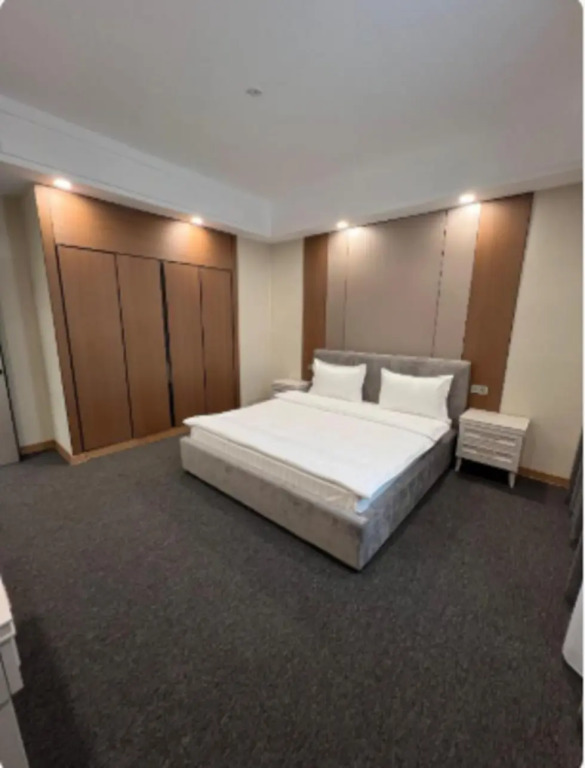 Двухместный люкс двуспальная кровать в Hotel Almaty MV Residence