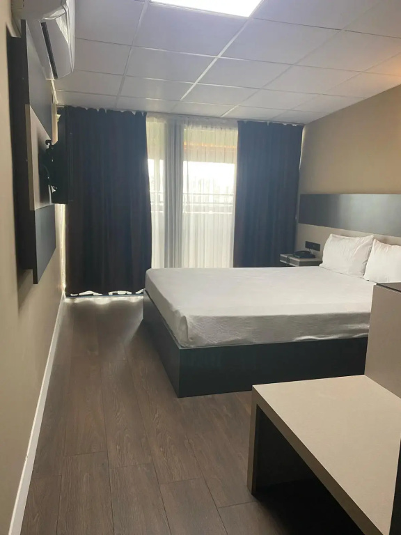 1 Bedroom Standard Double room with city view (full double bed)