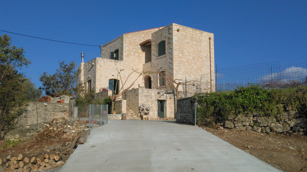 Aloni Villa