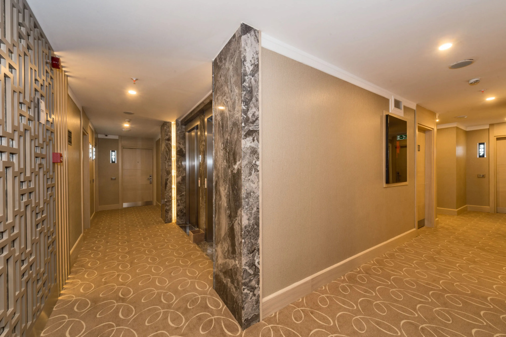 Lobby & Reception