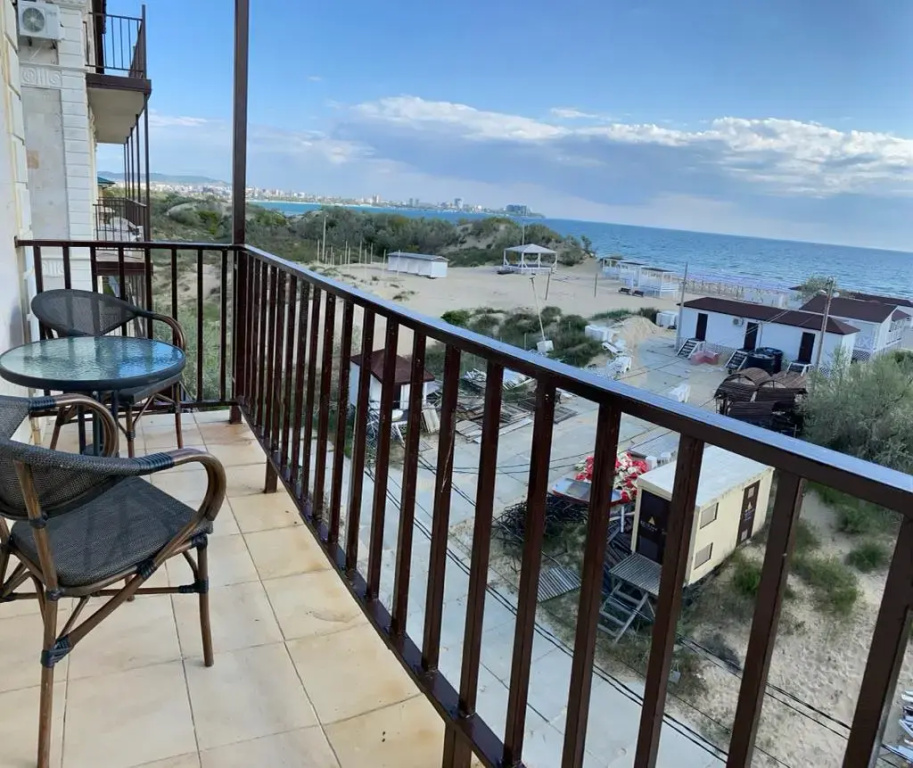 2 rooms Suite with balcony and with sea view