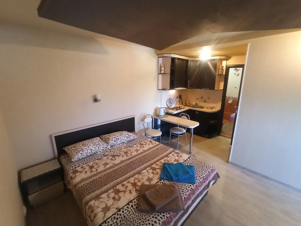 2 Bedrooms Apartment with balcony and with courtyard view