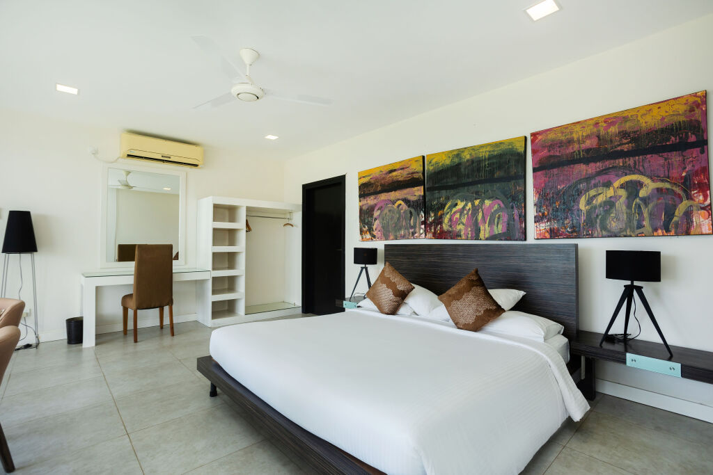 Green Turtle Villa By The Serendipity Collection