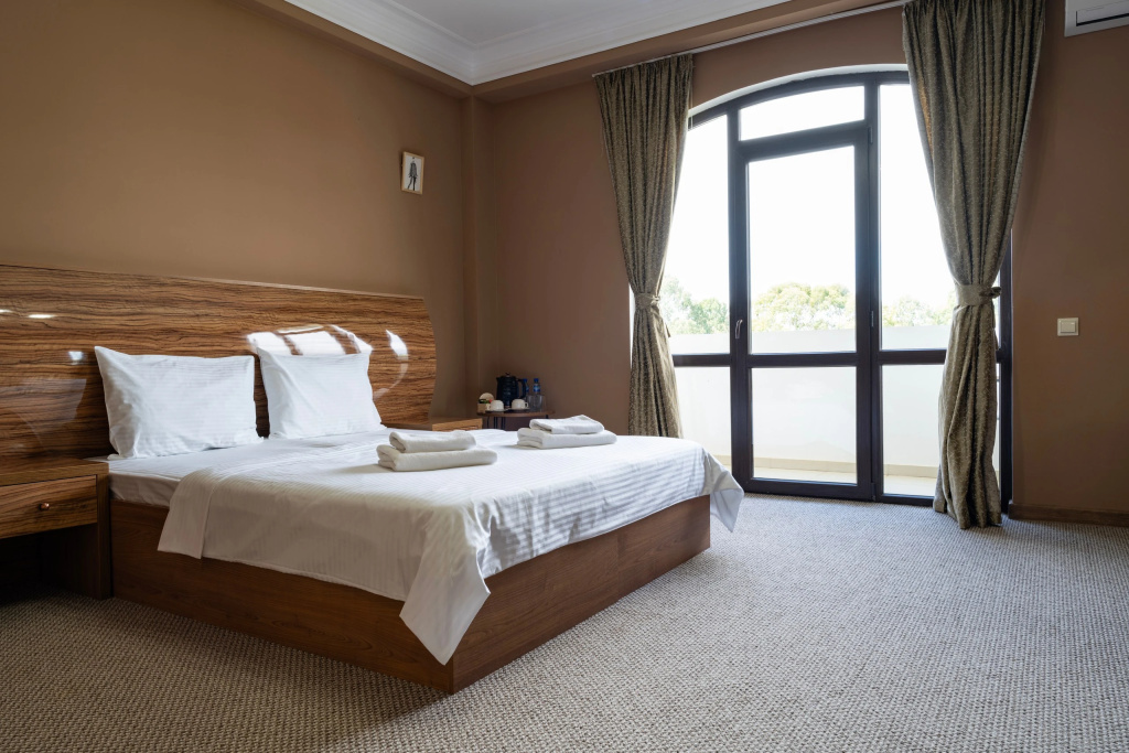 Standard Double room with balcony (full double bed)