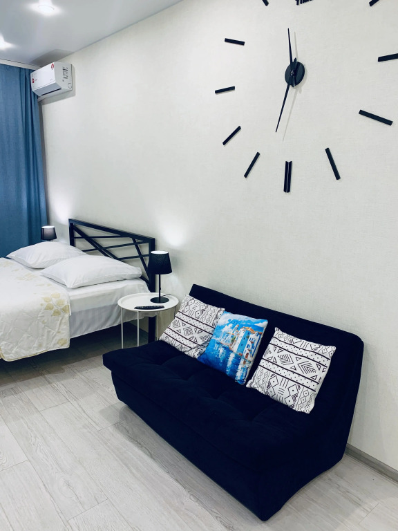 Квартира Уютная студия с панорамными окнами - фото 2