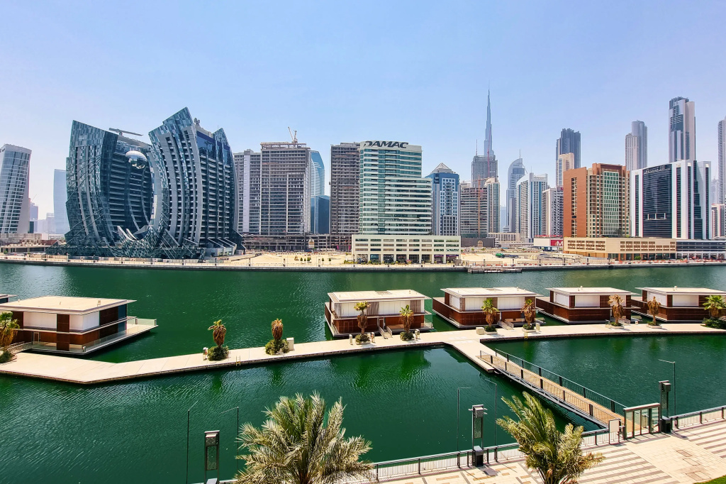 Burj Khalifa & Canal View 1 Bedroom Apartments