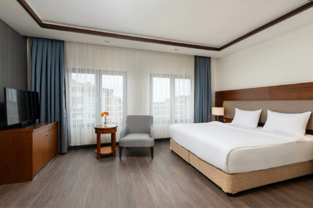 King Double Junior Suite Room, king size bed, full double bed room photo 1