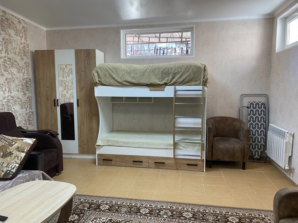 Четырёхместный семейный номер Superior с видом на внутренний двор в Holiday Home