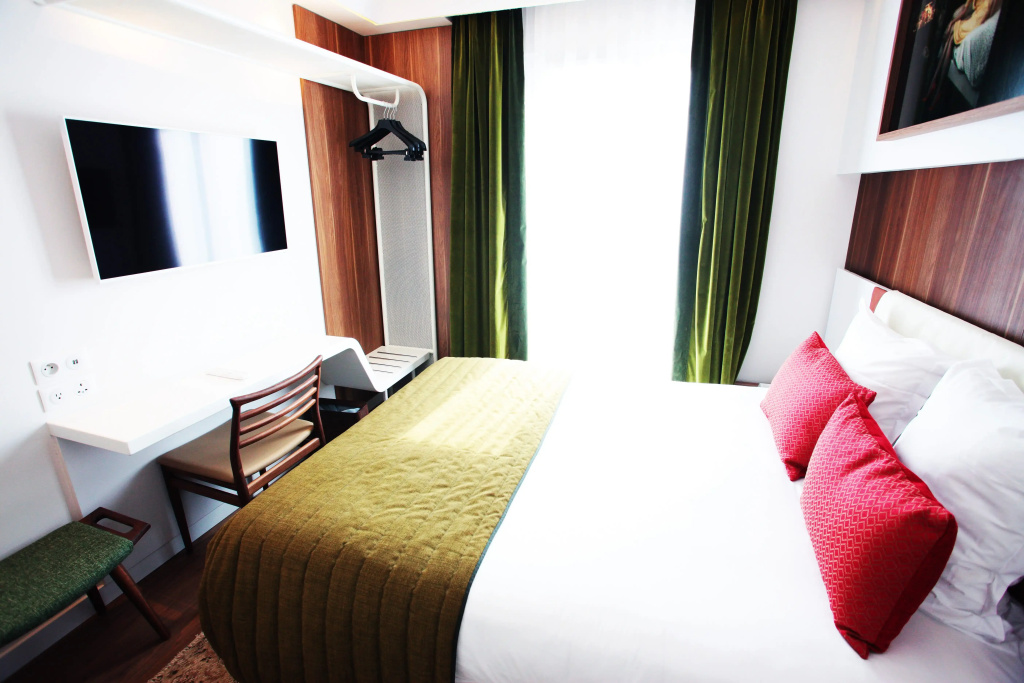 Classic Double room (full double bed)