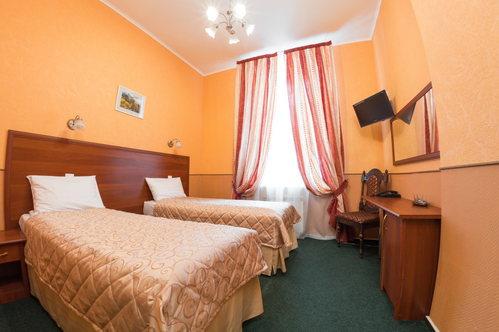 Empire Park Hotel Room Type - Standard Double room with courtyard view twin beds