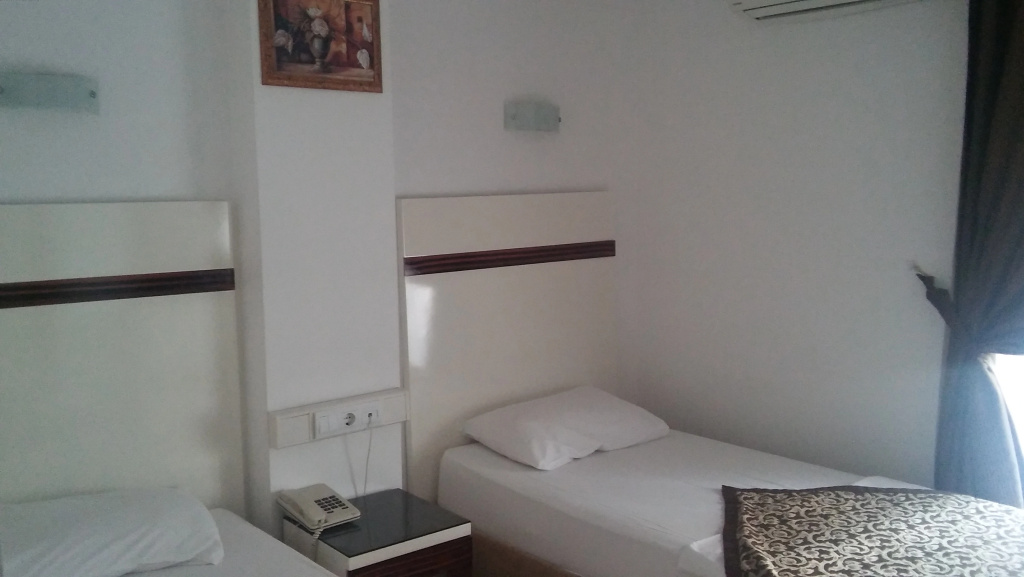 Standard Double room with city view (full double bed)
