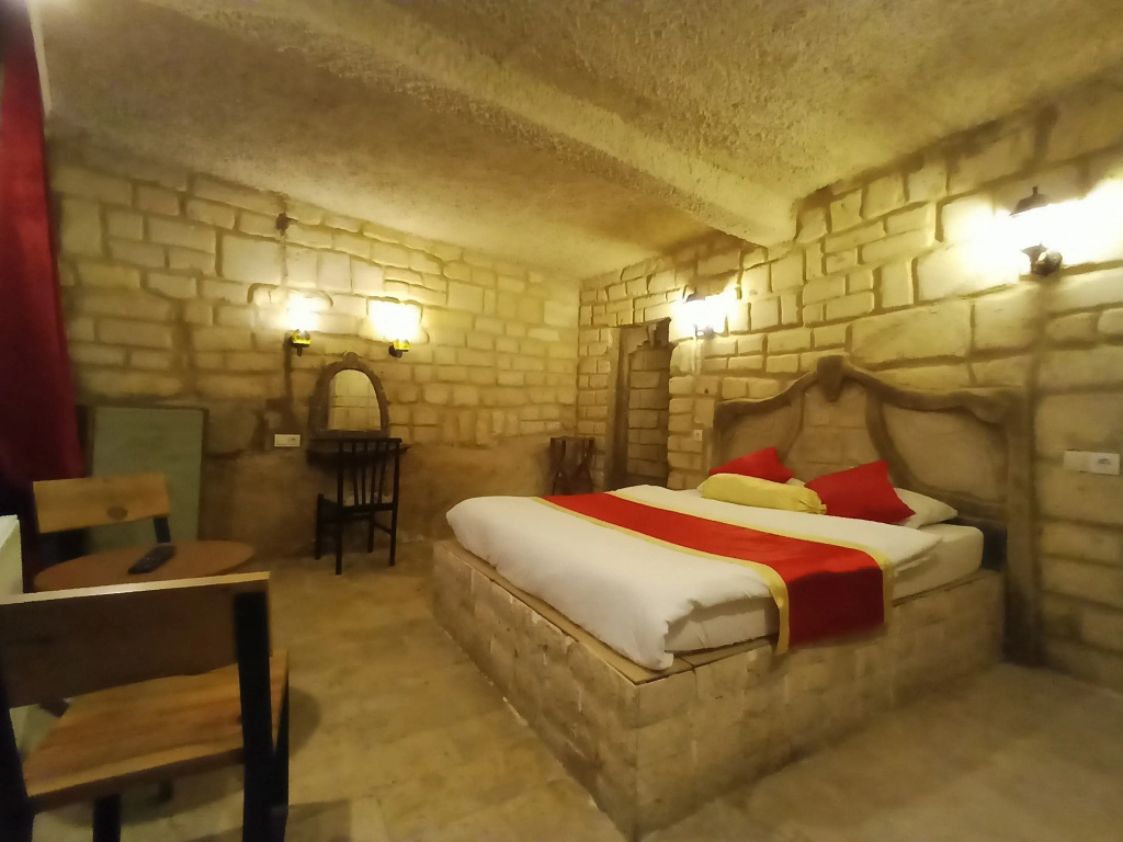 Deluxe Double room with garden view (full double bed)