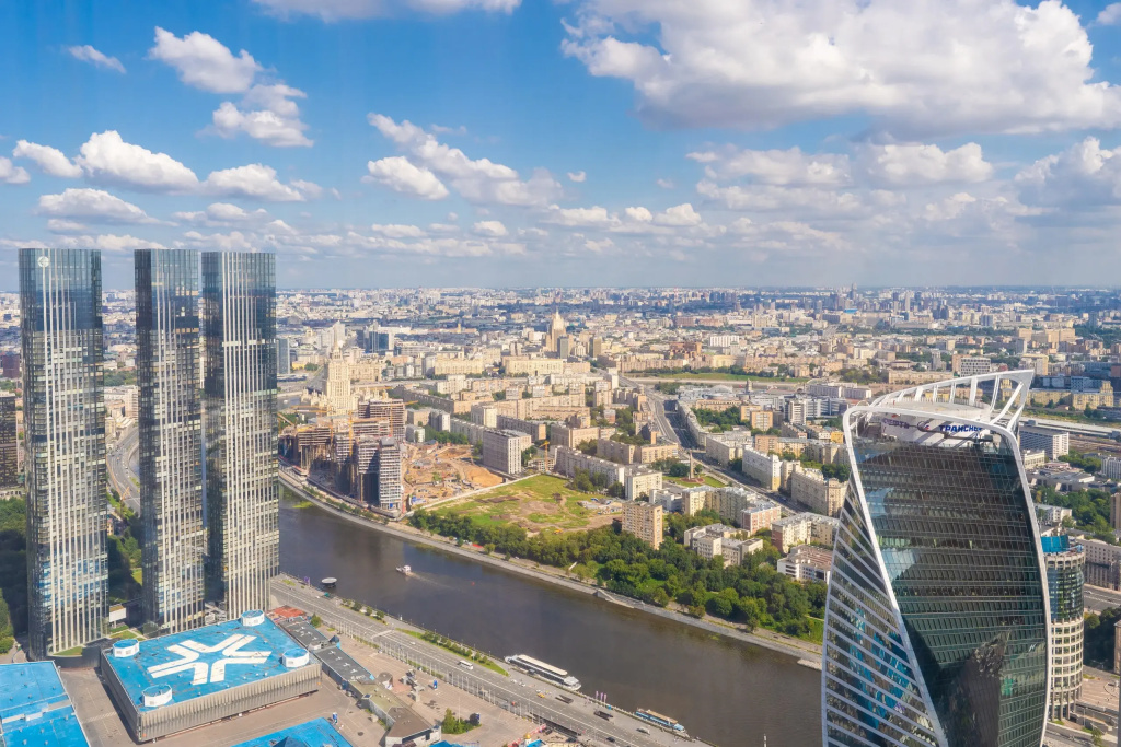 Апартаменты с Видом на Кремль и Город Москва-Сити — фото