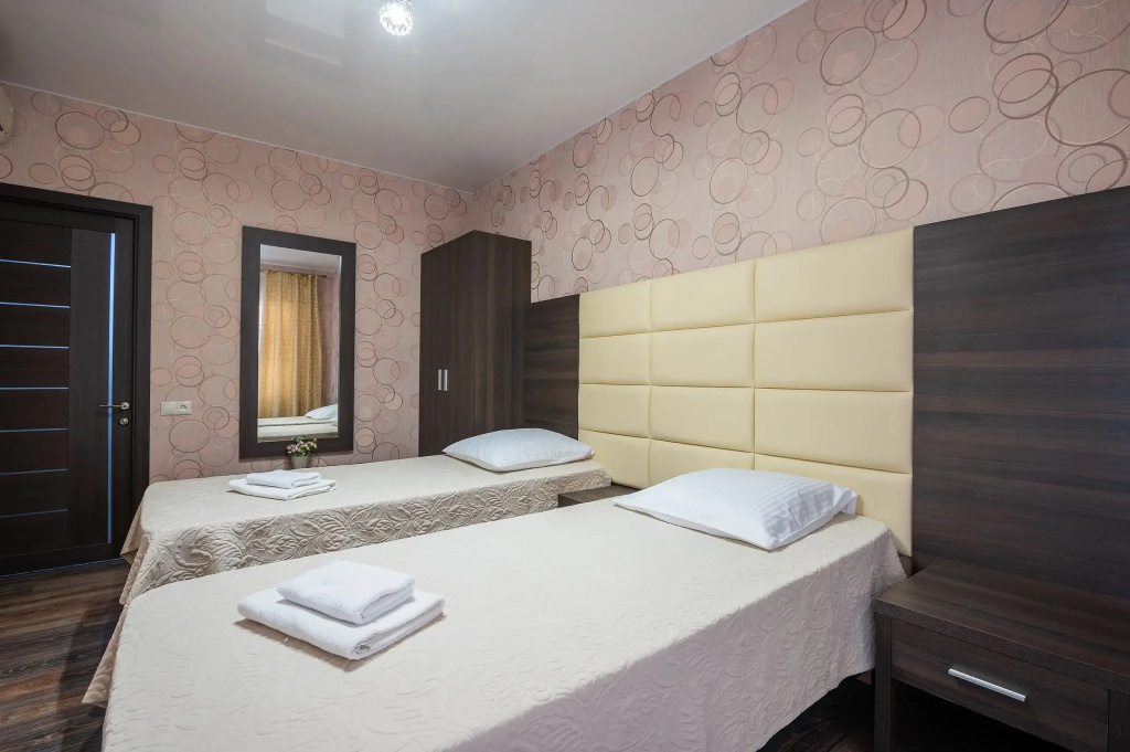 Comfort Double room with courtyard view (full double bed)
