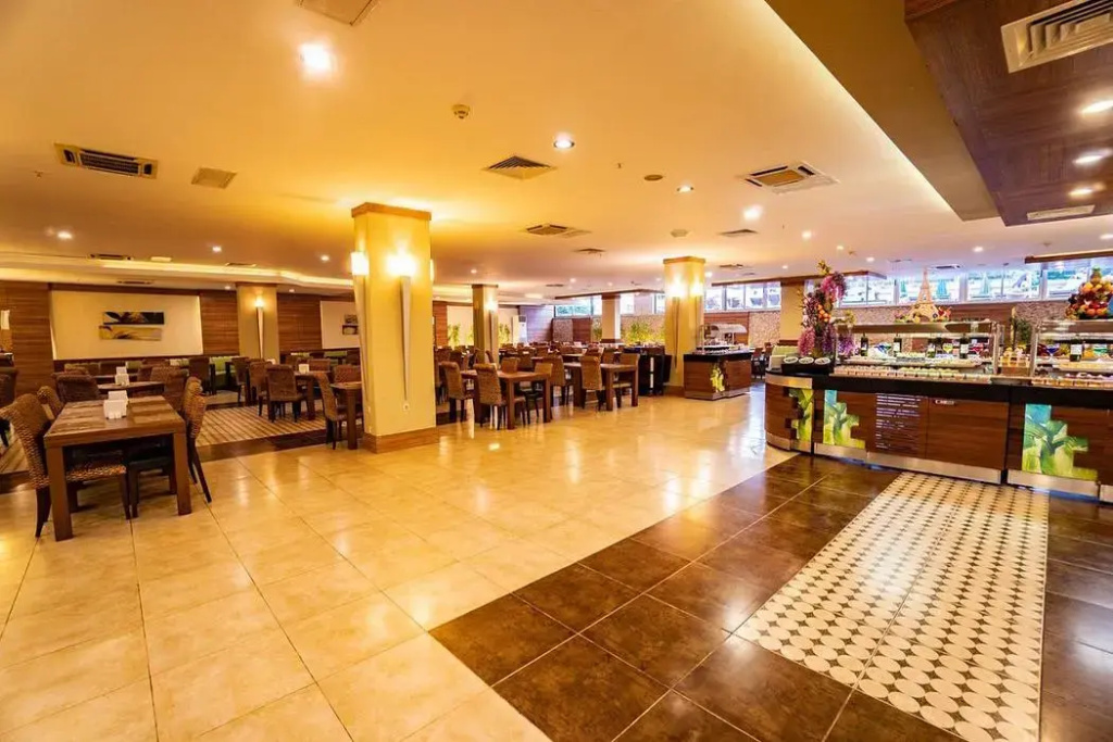 Ambassador Plaza Hotel - Général