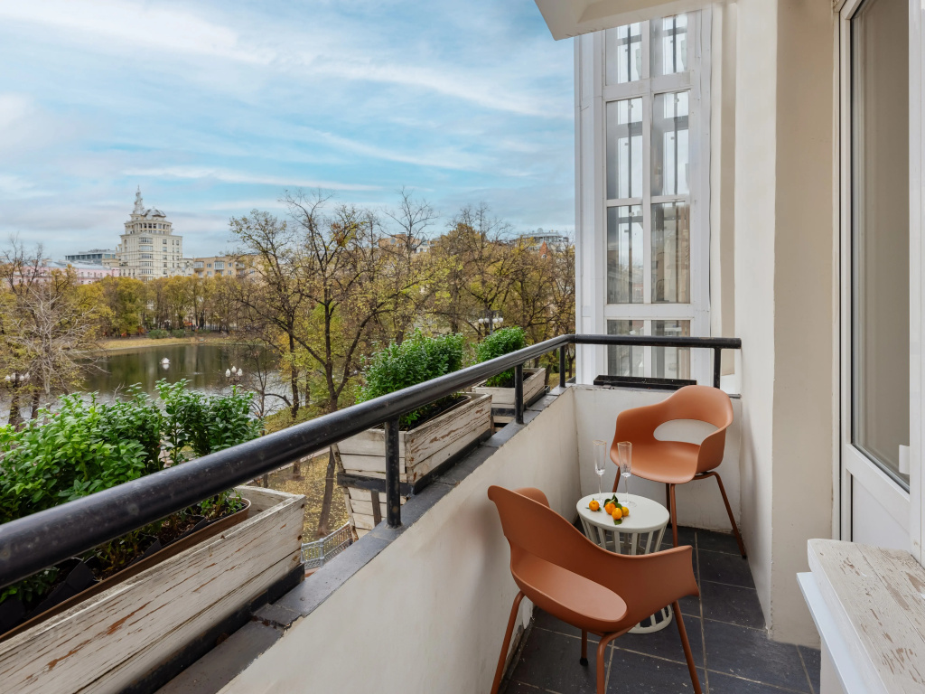 Квартира GM Apartments Стильная Трехкомнатная с балконом и видом на Патриаршие — фото