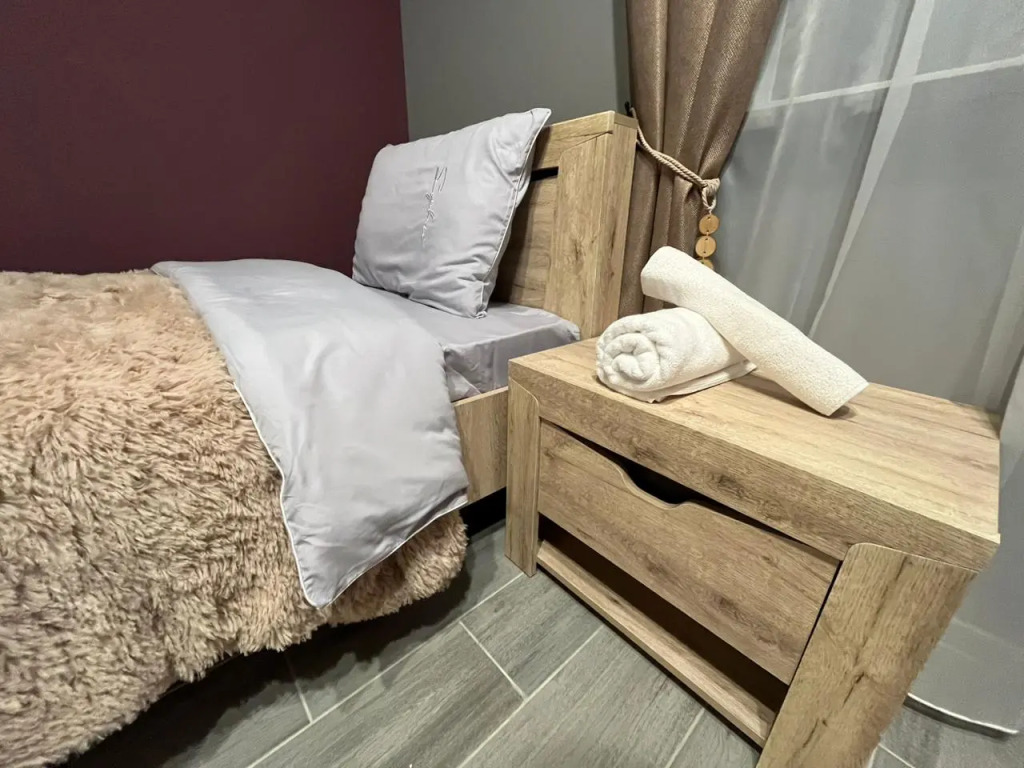 Четырёхместный коттедж Premium с красивым видом из окна в Нептун-2