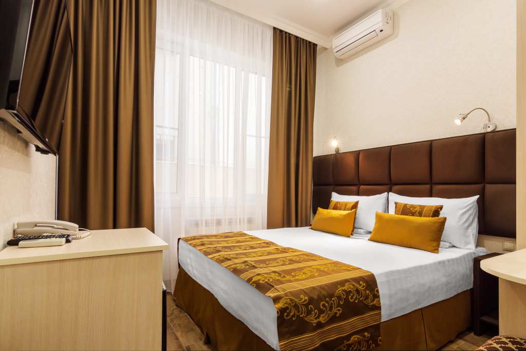 Zara Hotel Room Type - Standard Accessible with private entrance Double room full double bed