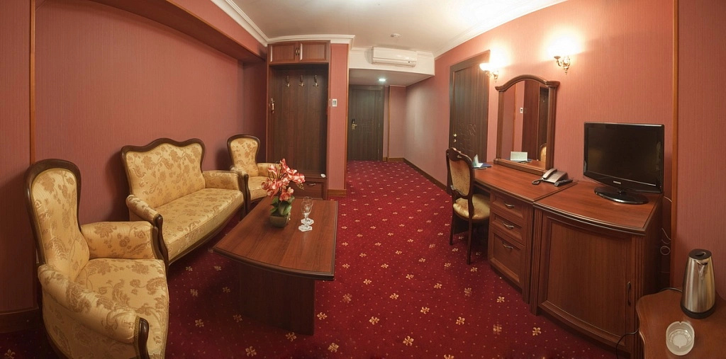 Polaris Hotel Room Type - Double Suite full double bed